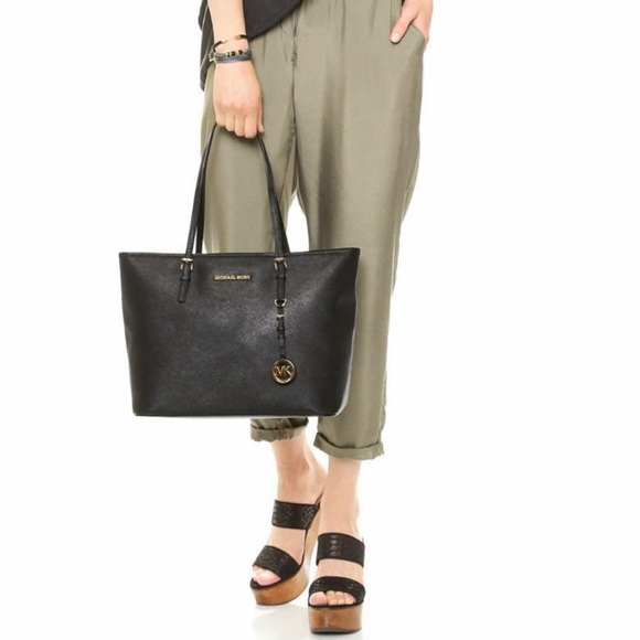 MICHAEL KORS • Saffiano Black Leather Tote Bag Purse - Picture 5 of 10